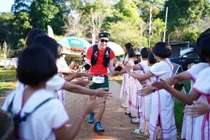 BIB: 2472
                            <button type="button" onclick="openModal(18990117)" class="btn btn-primary btn-sm float-right btn-popup" data-toggle="modal" data-target=".modal-high-quality">
                        <i class="fas fa-shopping-cart"></i> Add to Cart
                    </button>
                                            <button type="button" onclick="isThisMe(18990117, true)" class="btn btn-success btn-sm float-right btn-popup btn-isme hidden" data-toggle="tooltip" data-placement="bottom" title="นี่คือรูปของคุณใช่ไหม คลิกที่นี่เพื่อเอาเข้าอัลบั้ม">
                        <i class="fas fa-plus"></i> Add to album
                    </button>
                    <button type="button" onclick="isThisMe(18990117, false)" class="btn btn-warning btn-sm float-right btn-popup btn-isnotme hidden">
                        <i class="fas fa-ban"></i> Remove from album
                    </button>